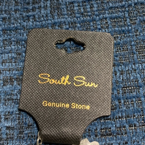 NWT chunky iridescent necklace - Picture 3 of 6